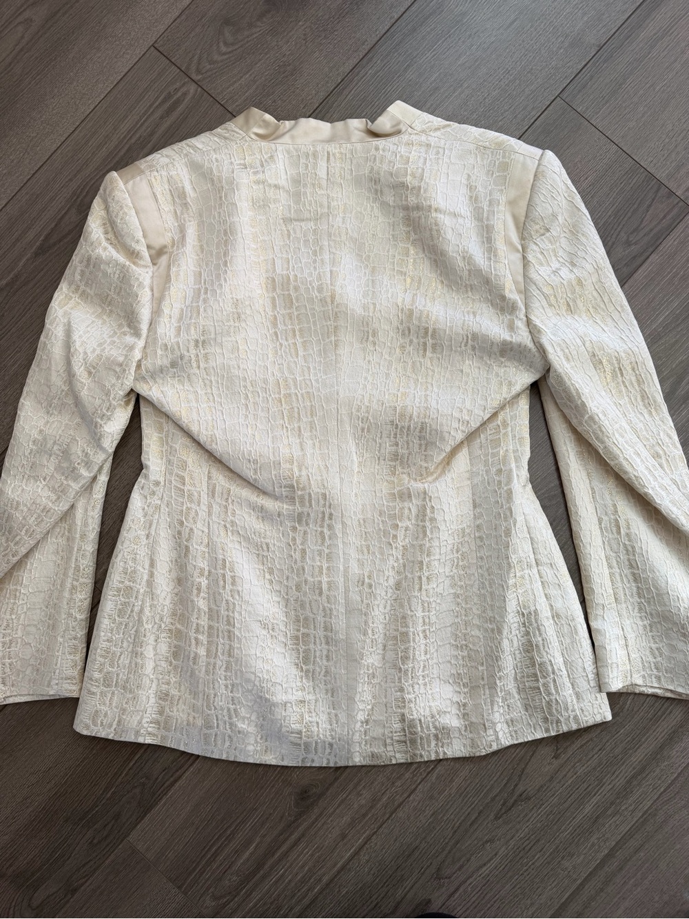 ESCADA cotour - Picture 2 of 10